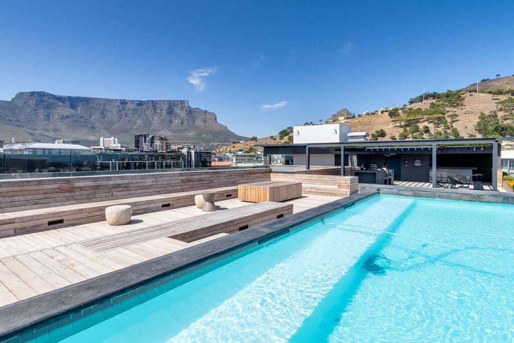 Luxurystay One Bed Suite, 503 Table Mountain Views * Cape Town
